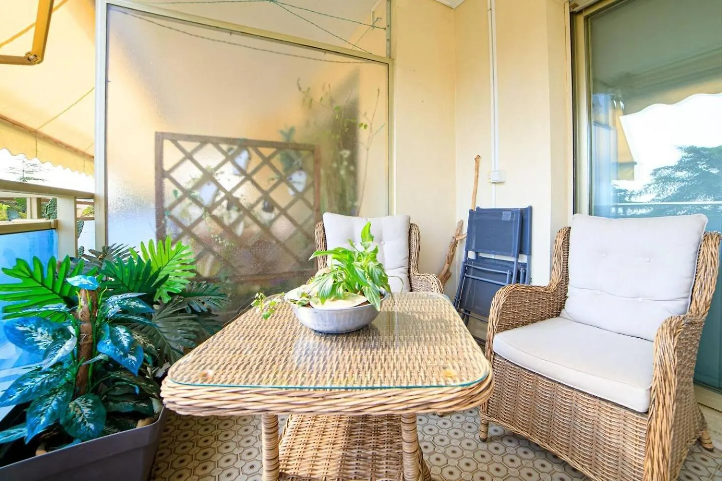 Spacieux Appartement ! Le Numero De Whatzap Est Sur La Photo ! Cannes 0*,  Francie