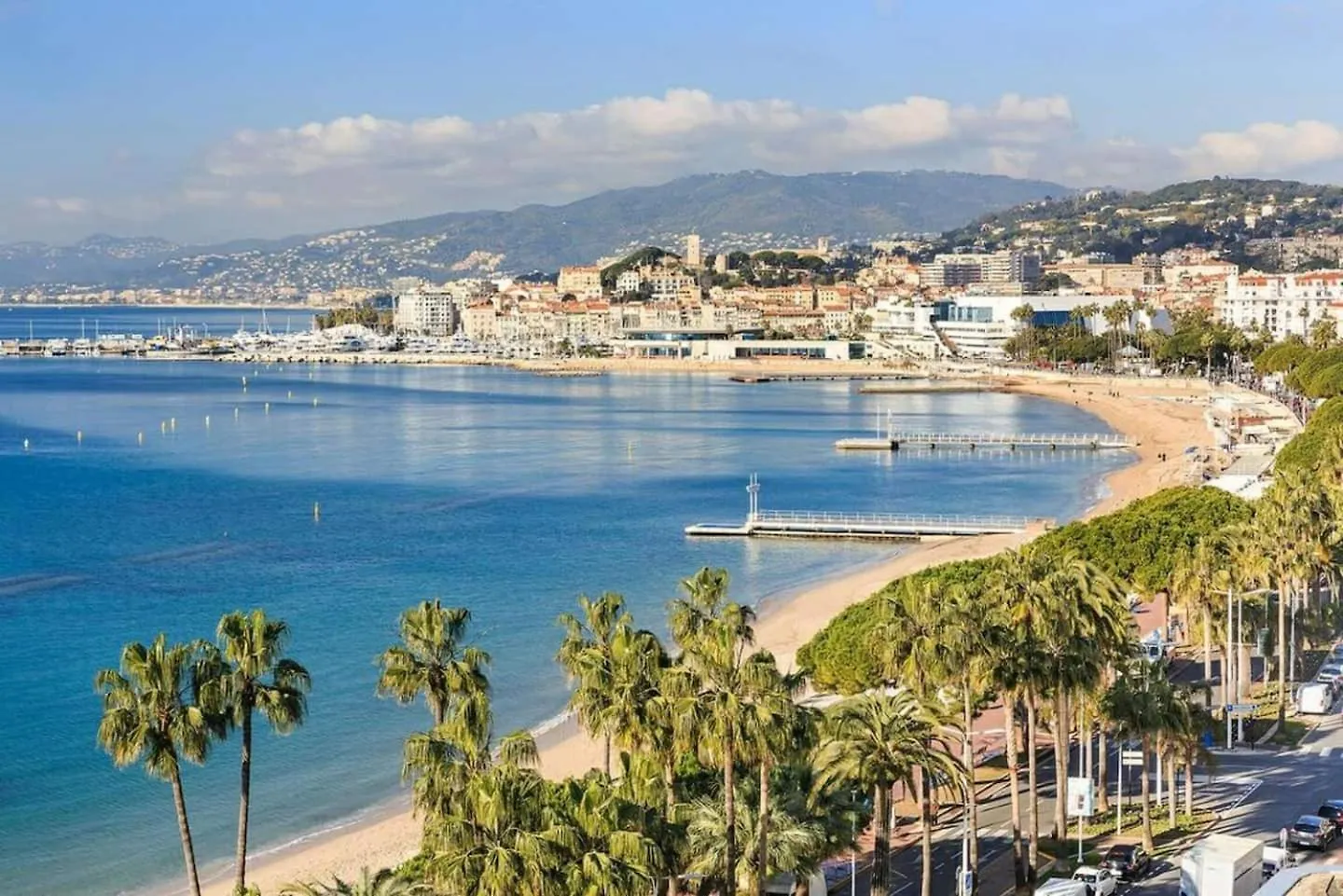 Spacieux Appartement ! Le Numero De Whatzap Est Sur La Photo ! Cannes