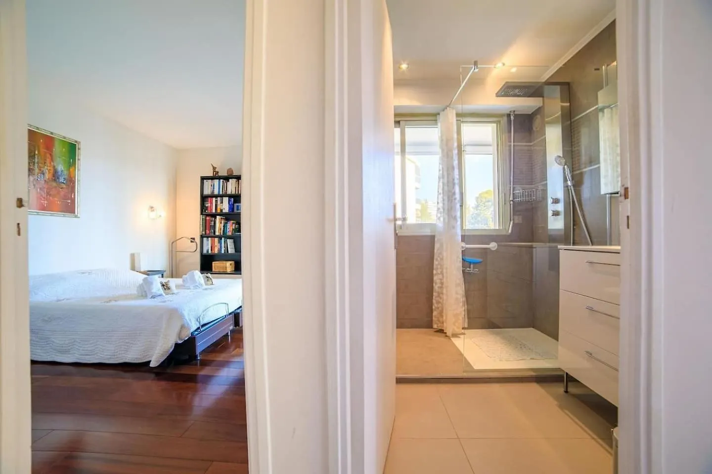 Spacieux Appartement ! Le Numero De Whatzap Est Sur La Photo ! Cannes