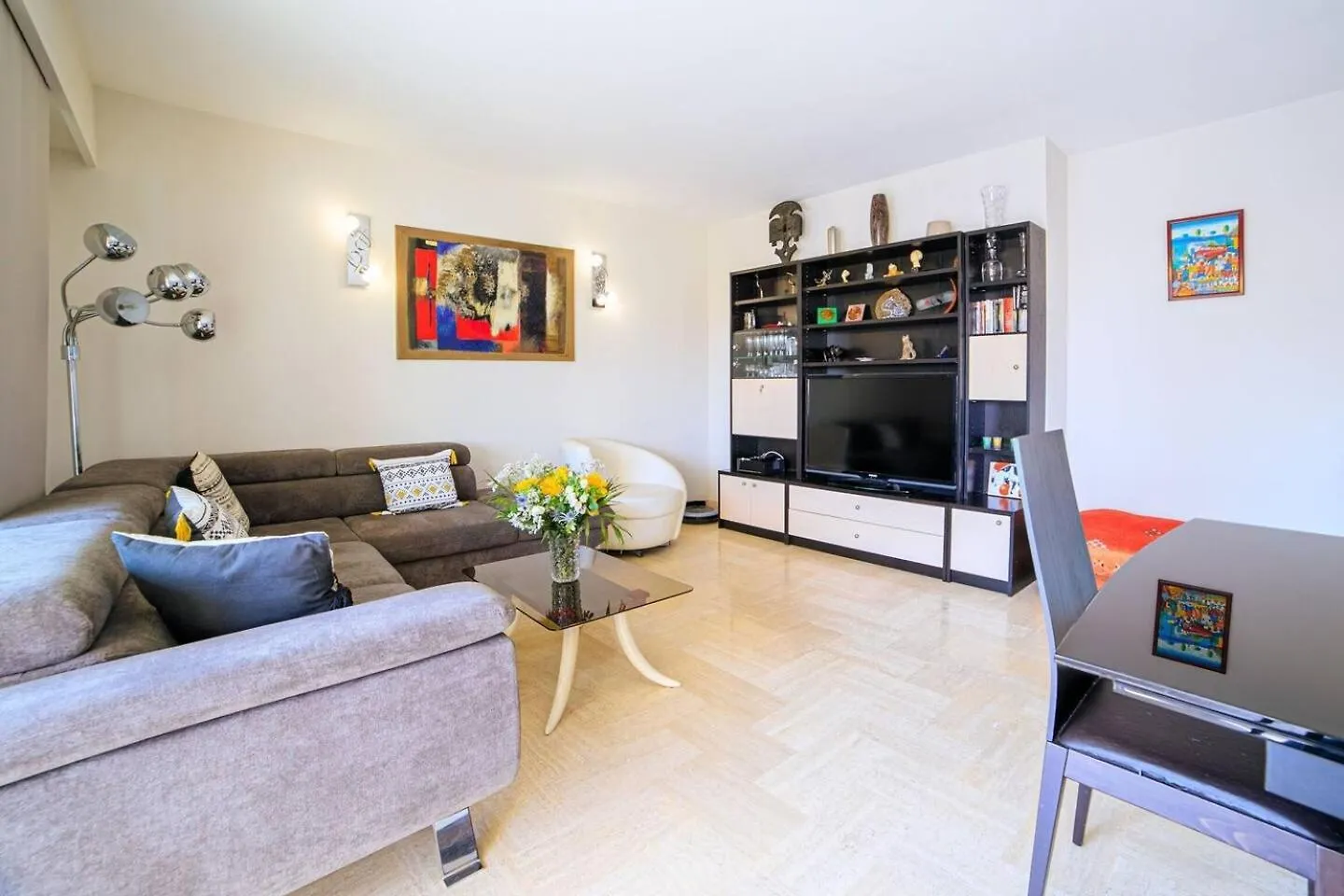 Ubytování v soukromí Spacieux Appartement ! Le Numero De Whatzap Est Sur La Photo ! Cannes
